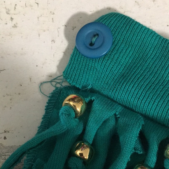 Woman’s scarf lot with beading and silver tone hanging pendants - Picture 6 of 12